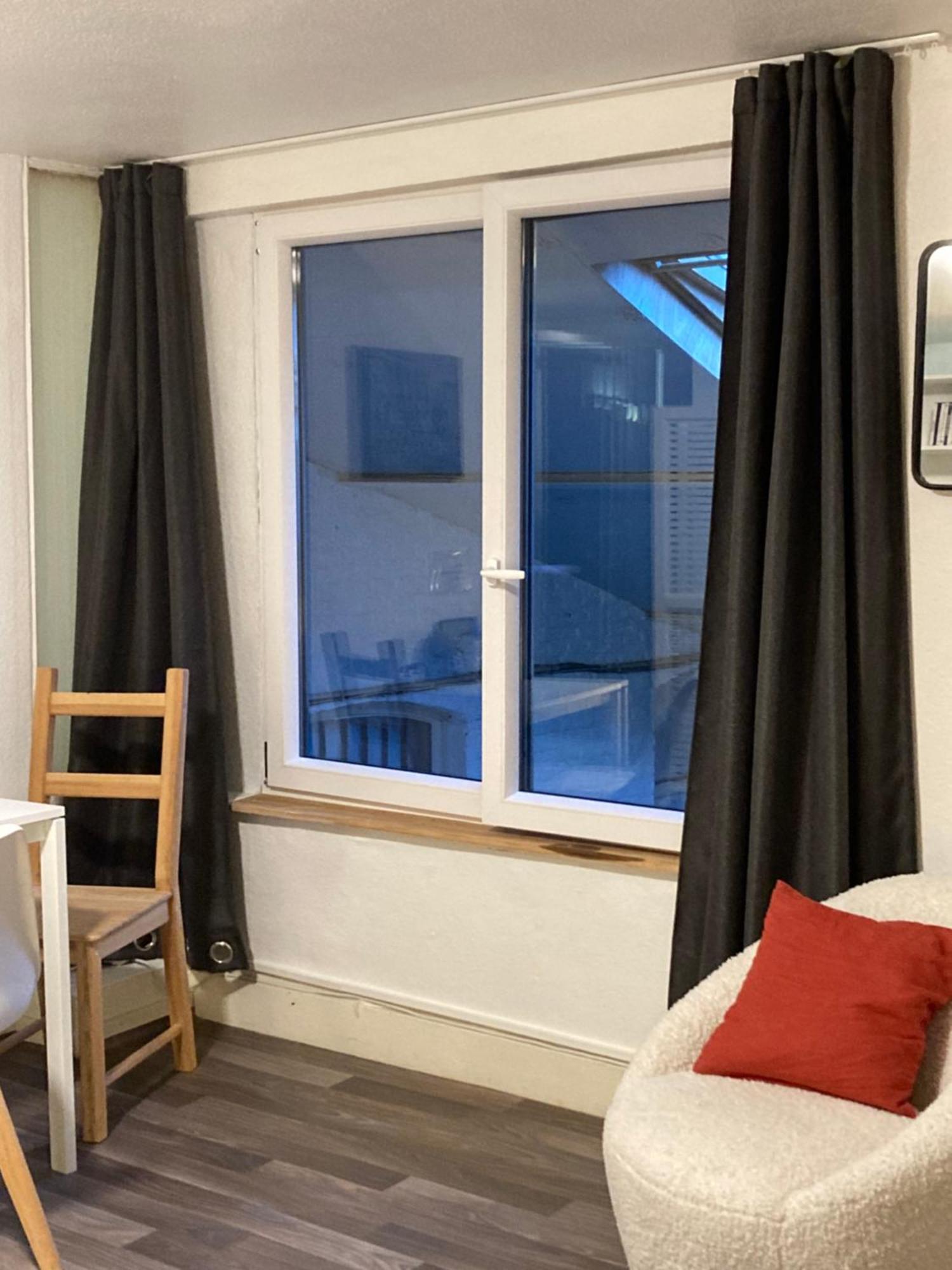 Gite D'Avalon Chambre 7 디넝 외부 사진